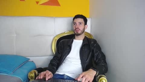 LiamLuxe online show from September 14, 1:43 pm