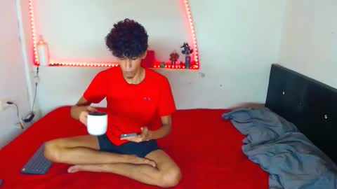 Snapshot of liammendoza98 chatting on April 16, 2:56 am LIAM KAI online show from April 16, 2:56 am