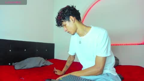 Snapshot of liammendoza98 chatting on May 16, 12:04 pm LIAM KAI online show from May 16, 12:04 pm