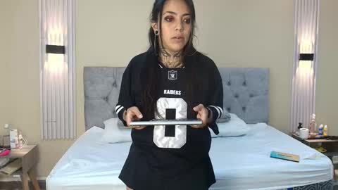 L I A M O N R O E online show from September 24, 11:46 am