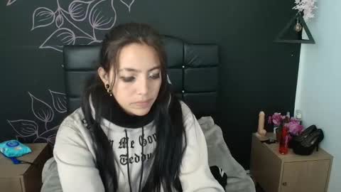 L I A M O N R O E online show from January 8, 12:07 pm