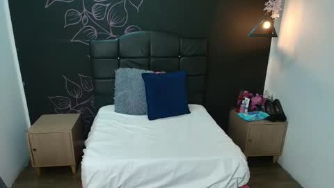 L I A M O N R O E online show from January 11, 11:59 am