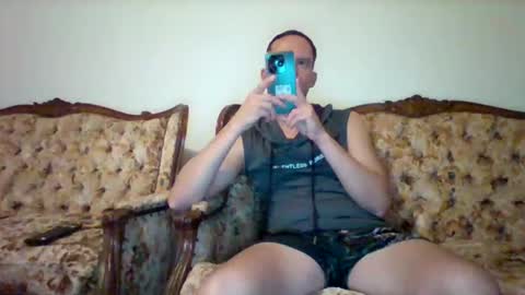 Snapshot of liamrosezn chatting on March 6, 6:26 pm LiamRose online show from March 6, 6:26 pm