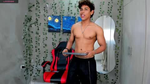 liamvibes212 online show from April 16, 1:12 pm