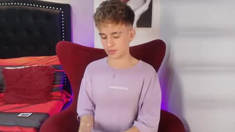 liam online show from September 22, 4:36 am