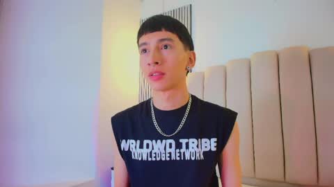 lian_cameron online show from April 23, 4:03 am