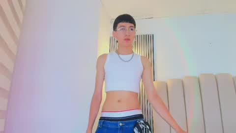 lian_cameron online show from April 29, 3:54 am