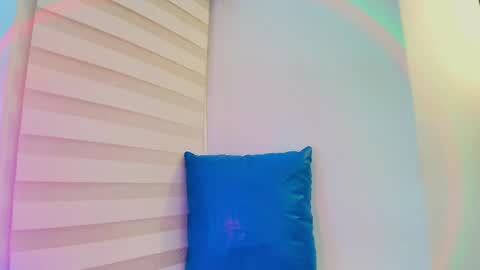 lian_cameron online show from May 5, 3:47 am