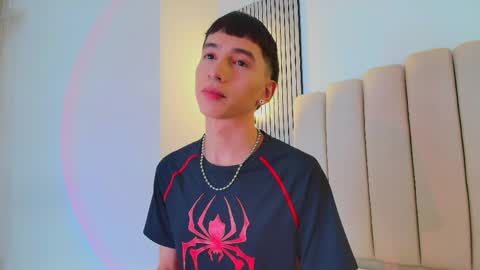 lian_cameron online show from May 6, 4:08 am