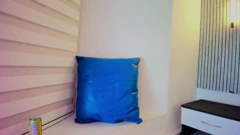 lian_cameron online show from May 13, 3:59 am