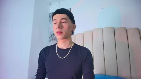 lian_cameron online show from June 2, 3:52 am