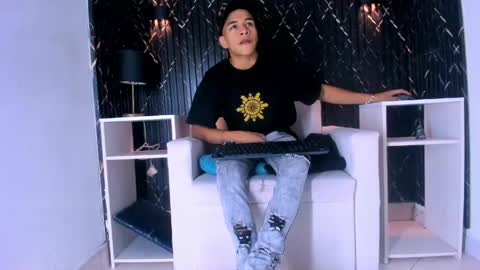 Lian Jacob online show from June 5, 7:52 pm