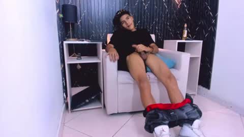 Lian Jacob online show from June 14, 2:24 am