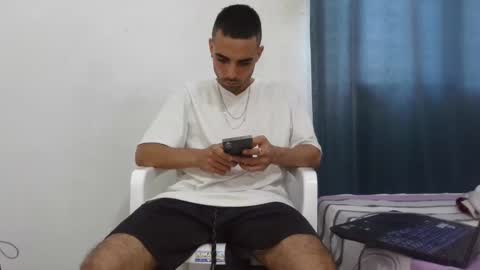 Snapshot of lian_mike203523 chatting on October 17, 7:16 pm lian_mike203523 online show from October 17, 7:16 pm