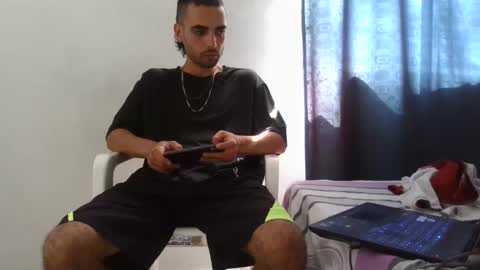 Snapshot of lian_mike203523 chatting on October 19, 3:01 pm lian_mike203523 online show from October 19, 3:01 pm