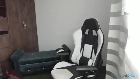 Snapshot of lian_storm chatting on November 22, 5:56 pm Lian storm online show from November 22, 5:56 pm