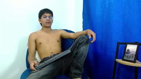 lian_wood online show from September 12, 1:33 pm