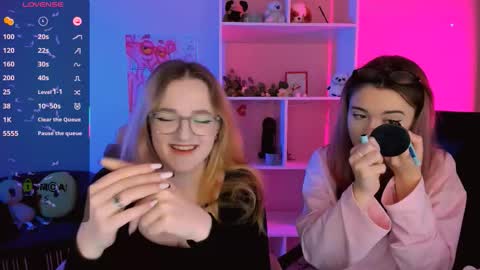 Snapshot of liana_kisses chatting on September 27, 7:19 pm Little Liana online show from September 27, 7:19 pm