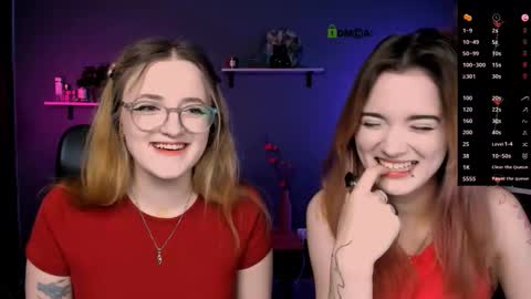 Snapshot of liana_kisses chatting on October 15, 9:20 am Little Liana online show from October 15, 9:20 am