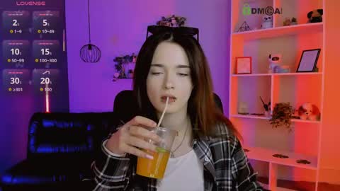 Snapshot of liana_kisses chatting on April 17, 7:17 pm Little Liana online show from April 17, 7:17 pm