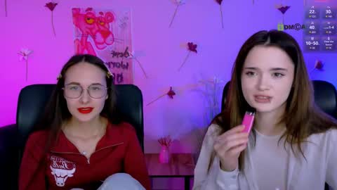 Snapshot of liana_kisses chatting on May 30, 7:22 pm Little Liana online show from May 30, 7:22 pm