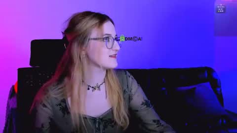 Snapshot of liana_kisses chatting on June 10, 6:51 pm Little Liana online show from June 10, 6:51 pm