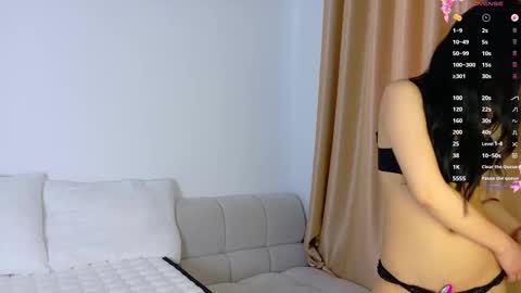 Snapshot of lianaughtybaker chatting on March 15, 2:06 am Lia online show from March 15, 2:06 am