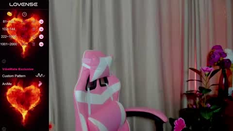 lianawow_ online show from July 5, 2:18 am