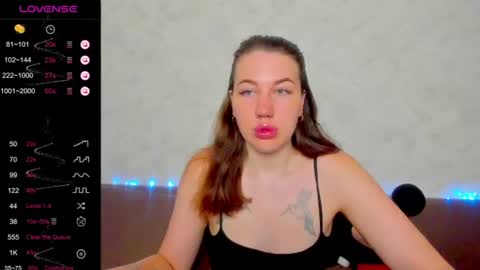 lianawow_ online show from July 25, 2:09 am