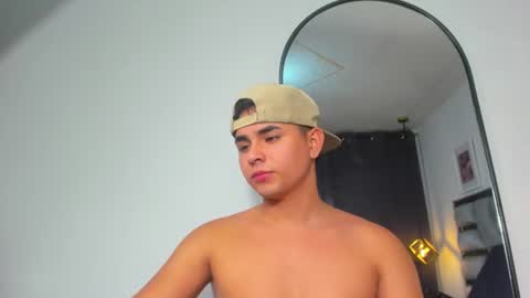 lianfox_ online show from June 15, 1:35 pm