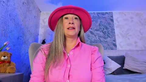 Snapshot of liannaa_ chatting on March 30, 7:37 pm Lian online show from March 30, 7:37 pm