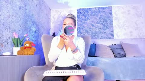 Snapshot of liannaa_ chatting on March 31, 7:36 pm Lian online show from March 31, 7:36 pm