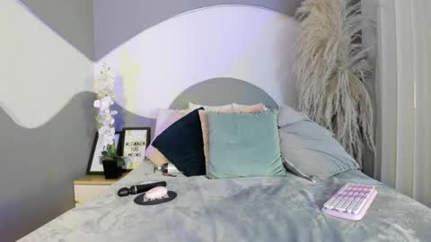 Snapshot of liannaa_ chatting on April 17, 11:57 am Lian online show from April 17, 11:57 am