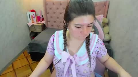 Snapshot of lianngrace chatting on April 2, 2:37 pm Grace online show from April 2, 2:37 pm