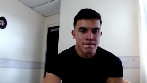 Snapshot of lianstonne chatting on March 9, 8:46 pm Liamstonne online show from March 9, 8:46 pm