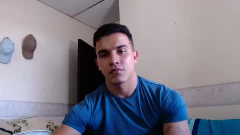 Snapshot of lianstonne chatting on March 20, 7:52 pm Liamstonne online show from March 20, 7:52 pm