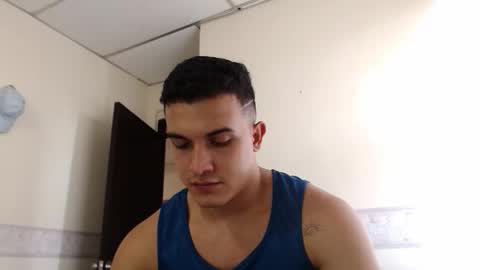 Snapshot of lianstonne chatting on March 22, 8:23 pm Liamstonne online show from March 22, 8:23 pm