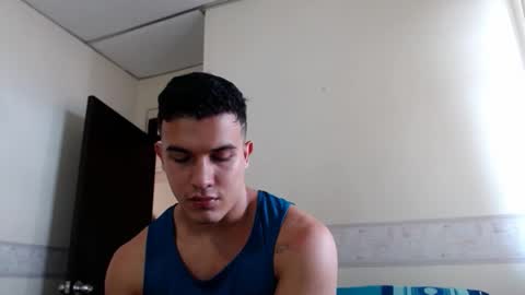 Snapshot of lianstonne chatting on March 23, 3:27 pm Liamstonne online show from March 23, 3:27 pm