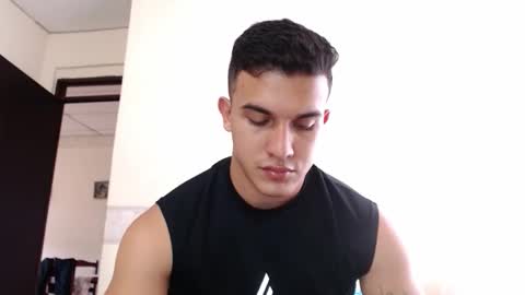 Snapshot of lianstonne chatting on March 24, 8:25 pm Liamstonne online show from March 24, 8:25 pm