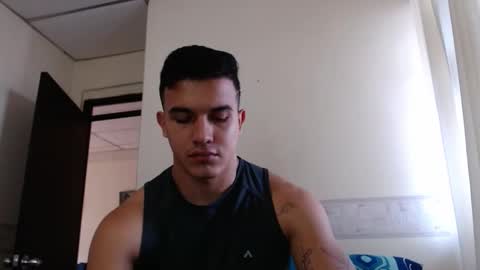 Snapshot of lianstonne chatting on March 26, 2:33 pm Liamstonne online show from March 26, 2:33 pm