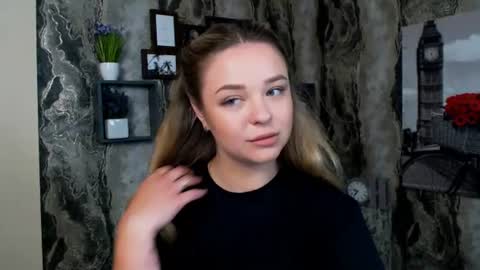 Snapshot of liaralime_ chatting on June 29, 7:25 am Liara online show from June 29, 7:25 am
