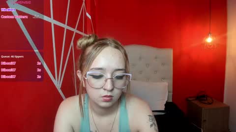 Lia Roberts online show from December 9, 6:14 pm