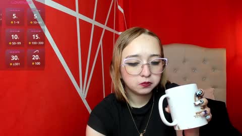 Lia Roberts online show from December 15, 12:06 pm