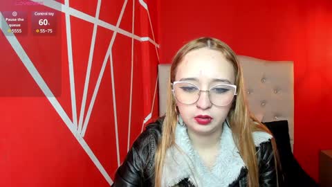 Lia Roberts online show from December 21, 11:33 am