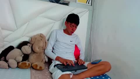 Snapshot of liarr_ chatting on April 23, 3:08 am LIAR online show from April 23, 3:08 am