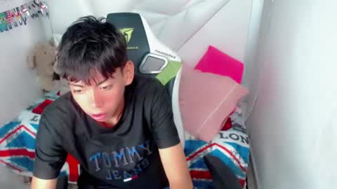 Snapshot of liarr_ chatting on April 29, 2:15 am LIAR online show from April 29, 2:15 am