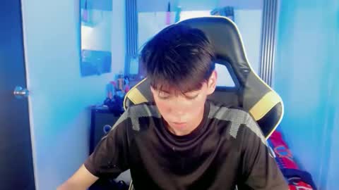 Snapshot of liarr_ chatting on May 15, 11:01 pm LIAR online show from May 15, 11:01 pm