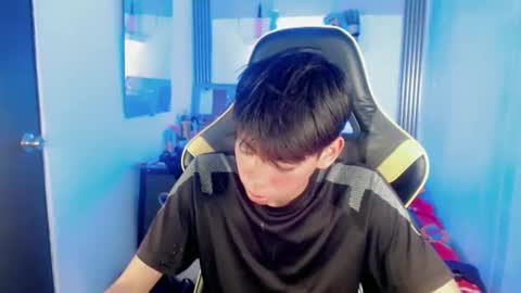 Snapshot of liarr_ chatting on May 15, 11:34 pm LIAR online show from May 15, 11:34 pm