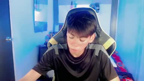 Snapshot of liarr_ chatting on May 15, 11:45 pm LIAR online show from May 15, 11:45 pm