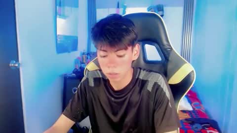 Snapshot of liarr_ chatting on May 16, 12:07 am LIAR online show from May 16, 12:07 am